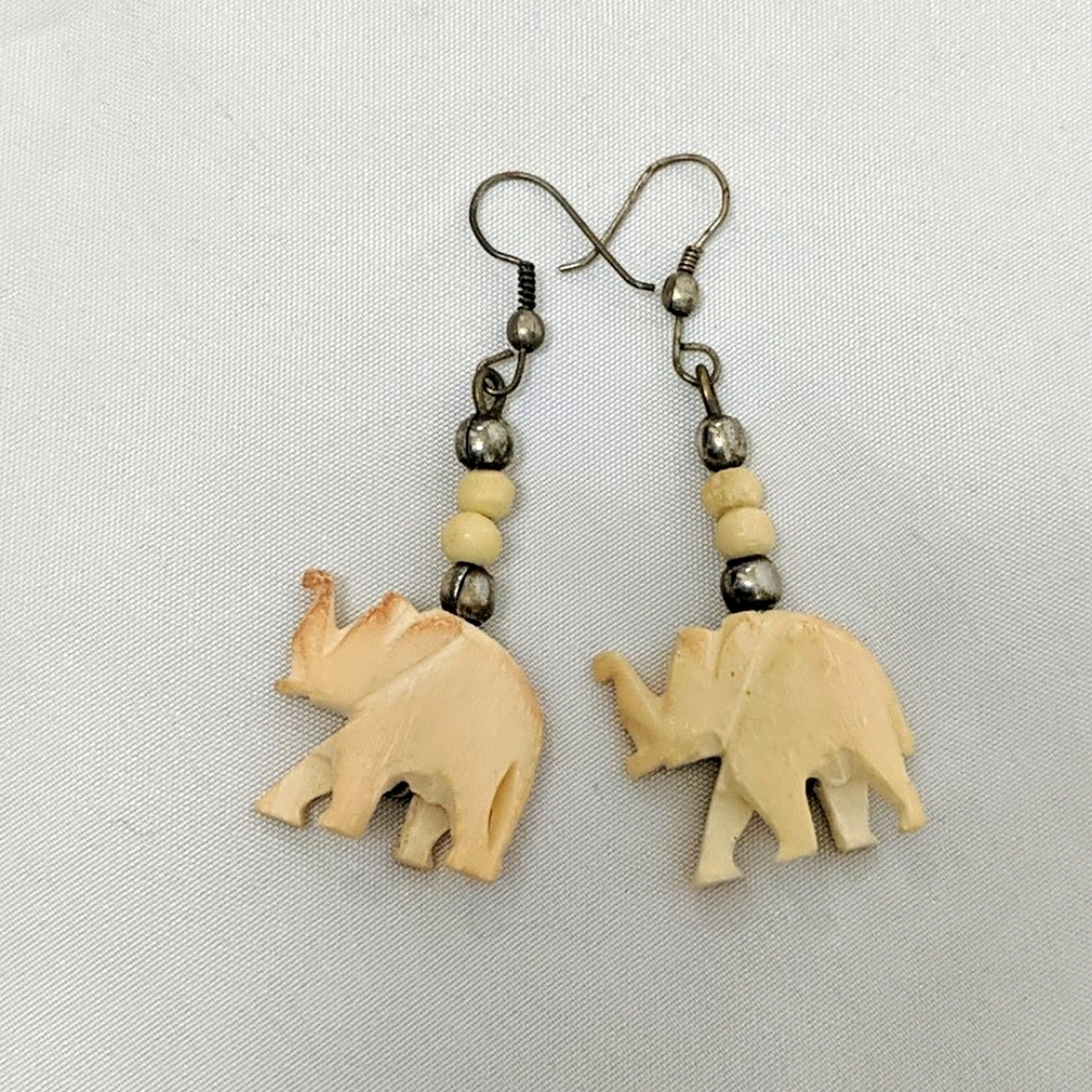 Vintage Hand Carved Elephant Dangling Earring
